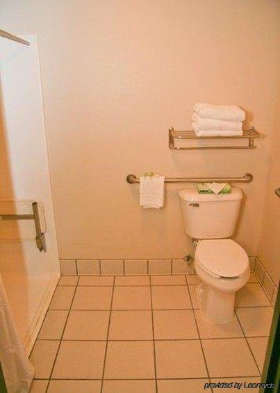 Travelodge By Wyndham Green River Wy Room photo